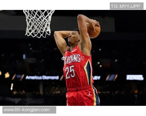 鹈鹕官推分享墨菲三世今日扣篮高光